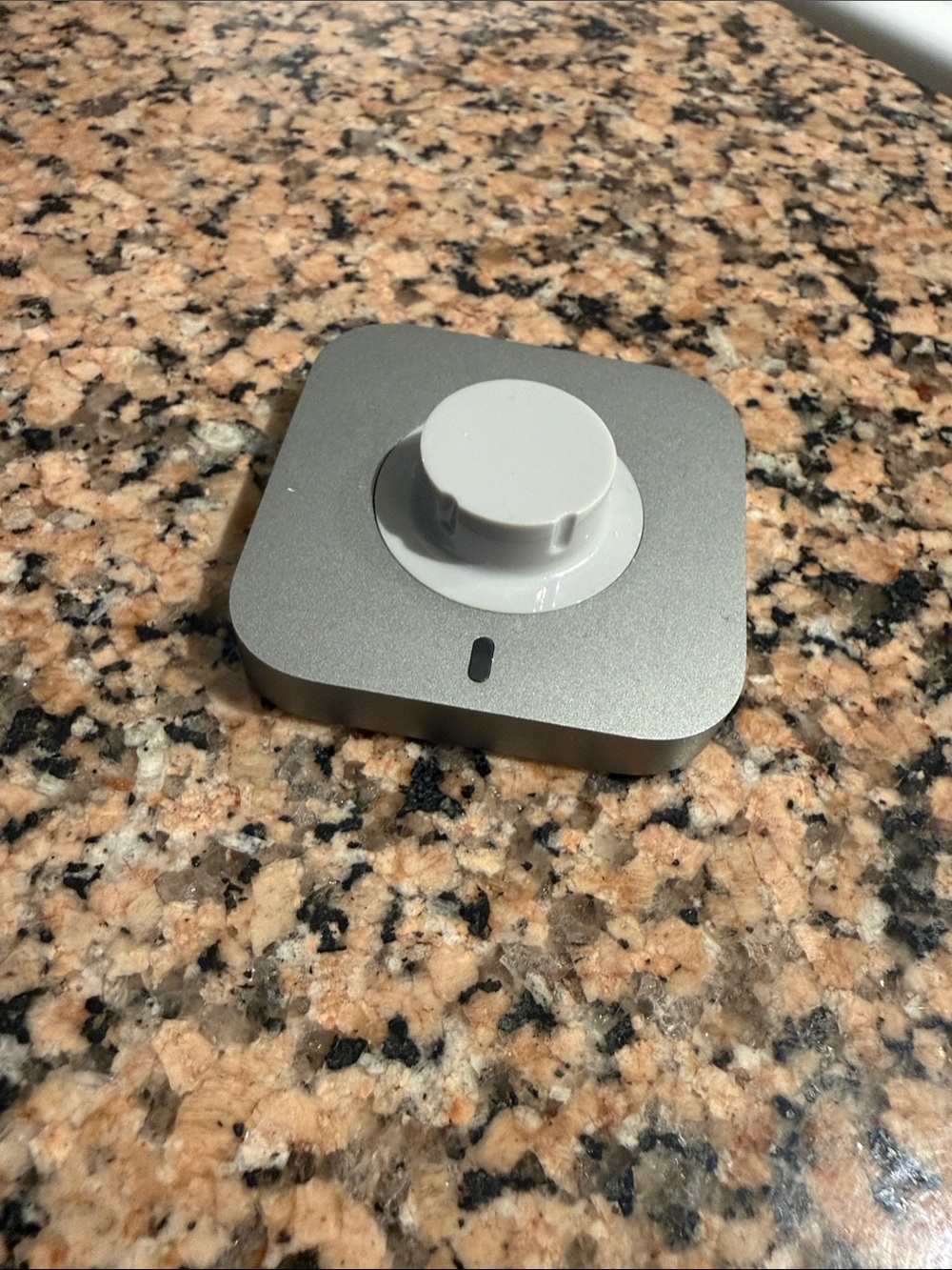 Oura Ring Charger Size 10. Just the stand. New and Barely used. Ships ASAP